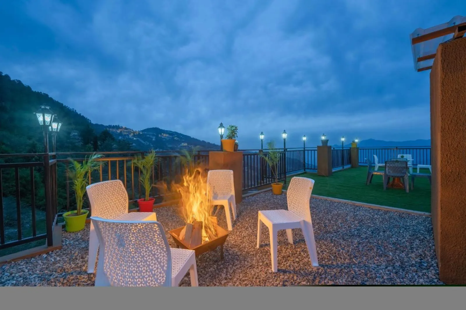 מלון שימלה The Charvi Retreat By Exotic Stays