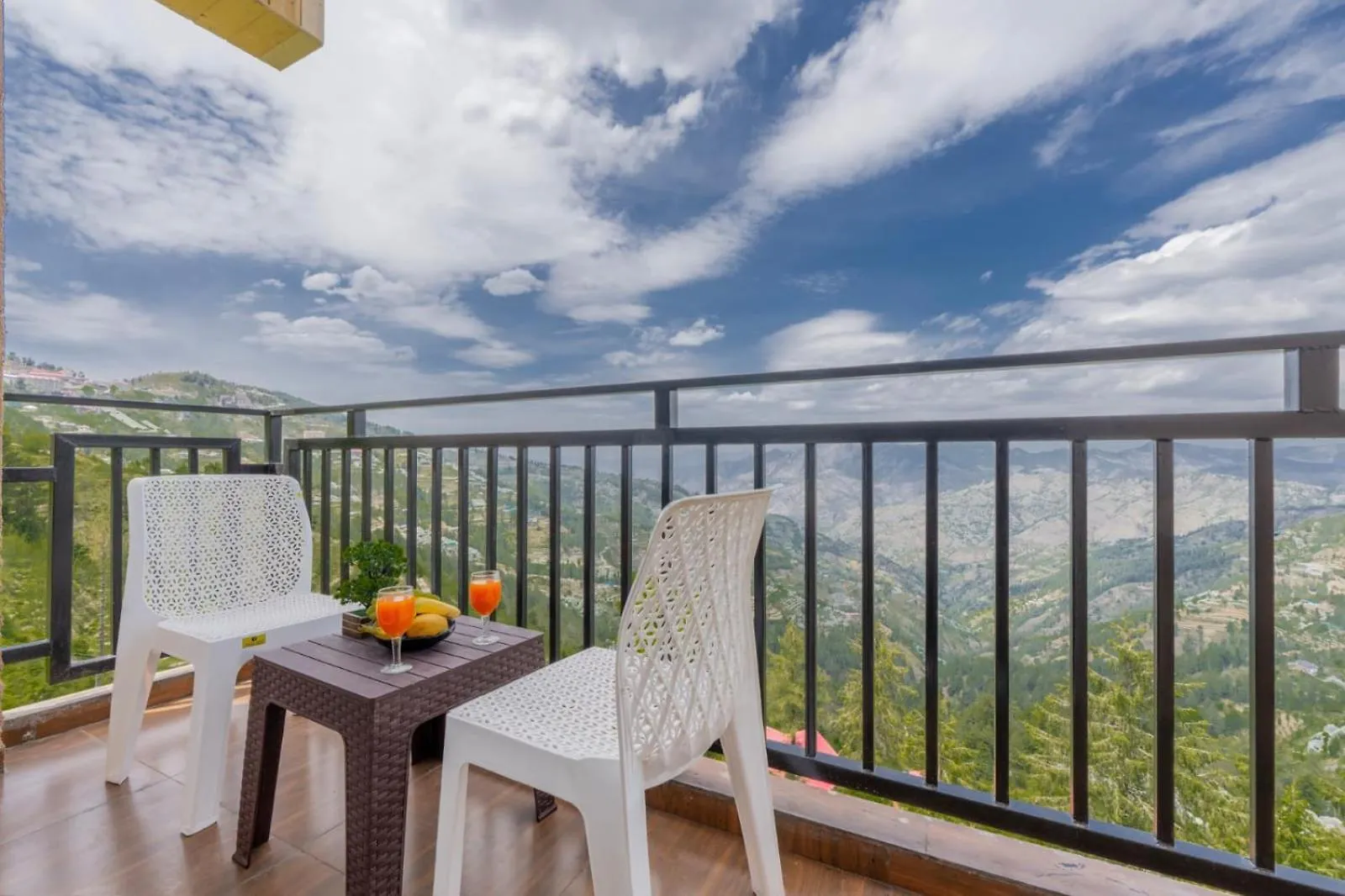 מלון שימלה The Charvi Retreat By Exotic Stays