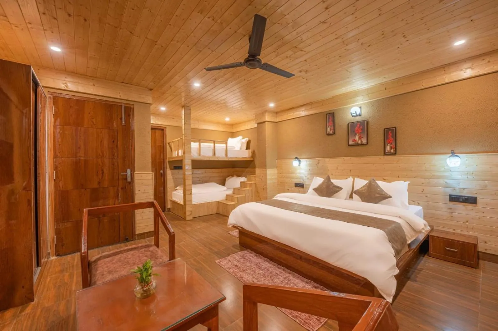 מלון שימלה The Charvi Retreat By Exotic Stays